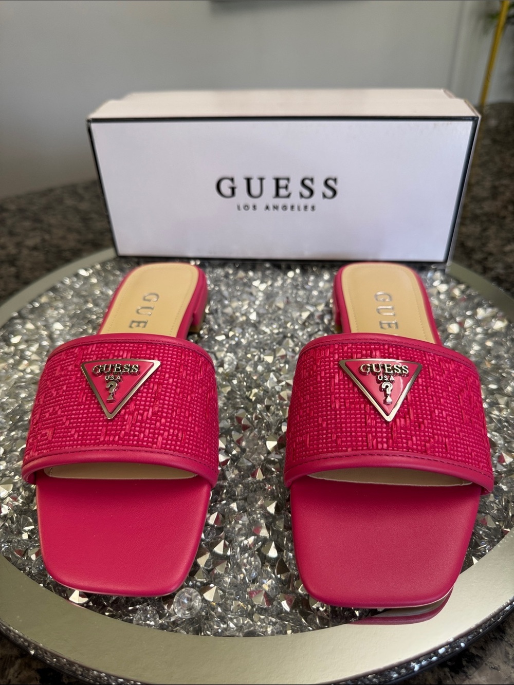 GUESS Hot Pink woven Textured Slides  with silver Logo Plaque NWT 7.5